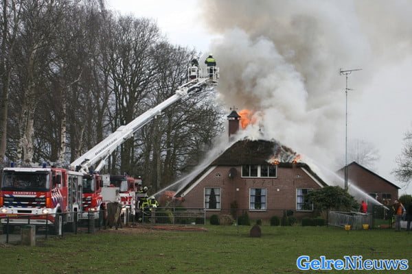 Acht Zielig voering Woonboerderij Oldebroek in brand - GelreNieuws.nl