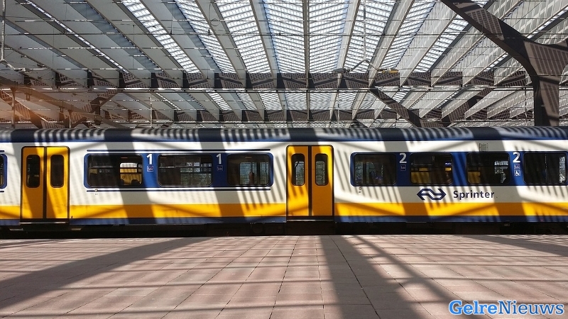 Geen treinverkeer door beschadigd spoorviaduct in Zutphen