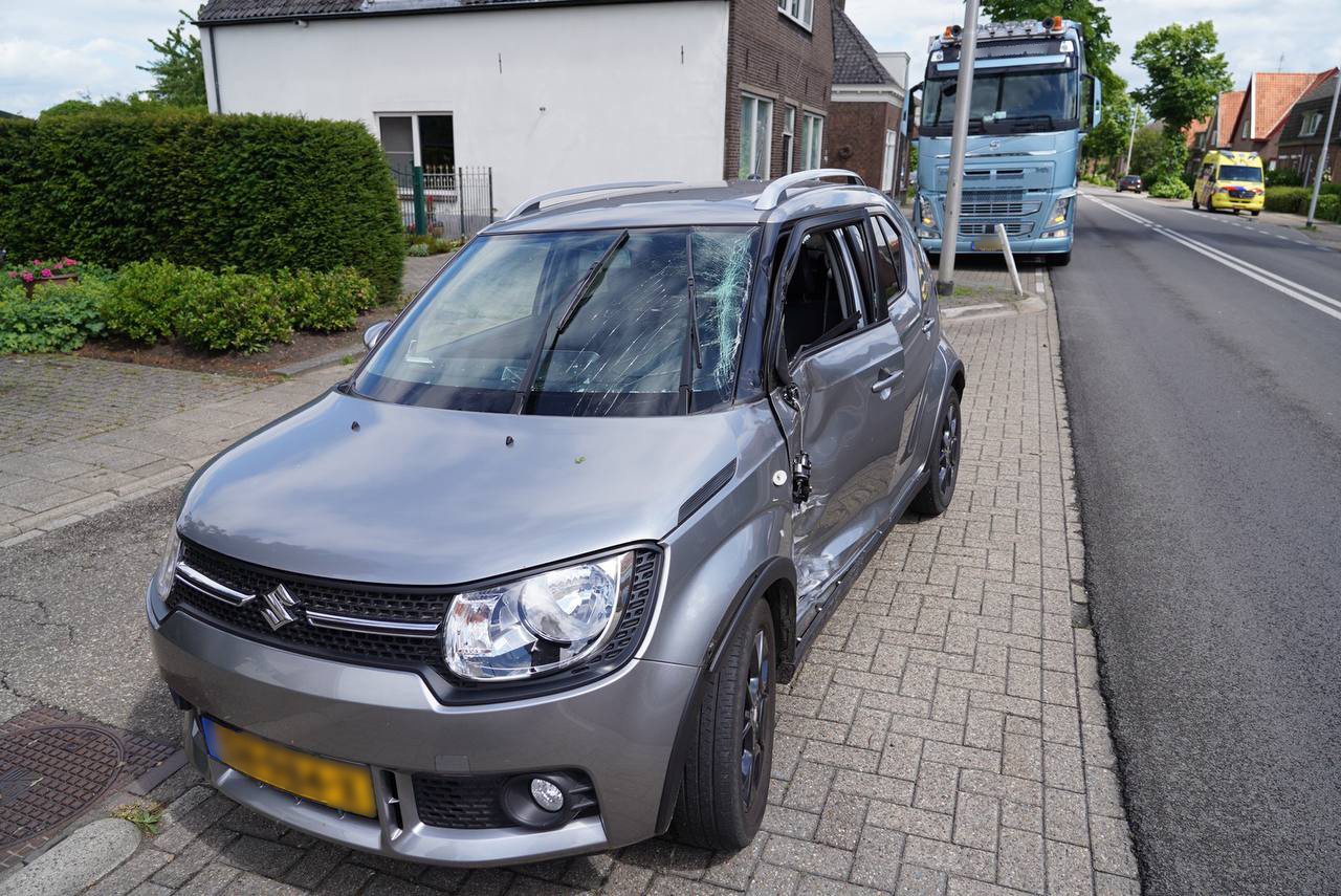 Flinke schade na ongeluk in Zutphen