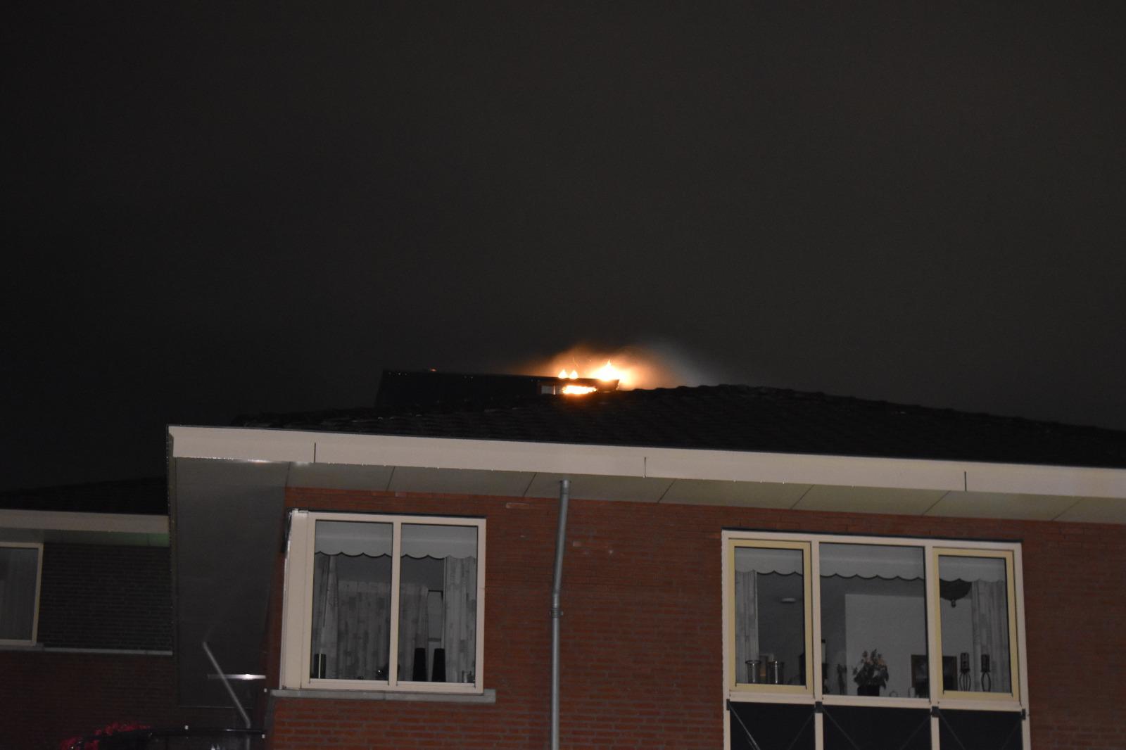 Brand bij appartementencomplex in Bemmel na blikseminslag