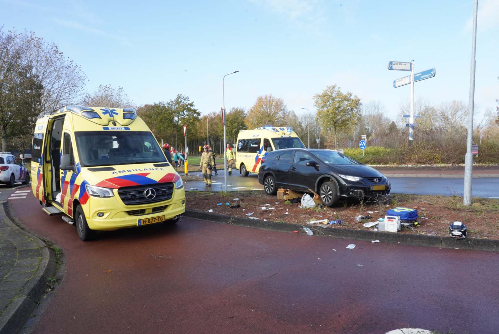 Scooterrijder vast onder auto na ernstig ongeval Zutphen