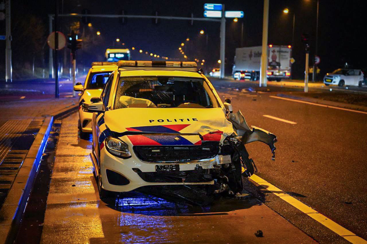 Politieauto met spoed onderweg krijgt zelf een ongeval