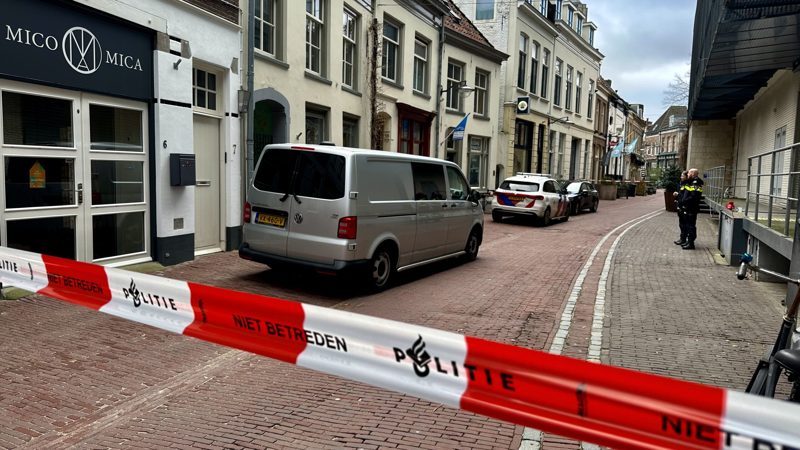 Politie doet onderzoek na aantreffen overleden persoon in Arnhem