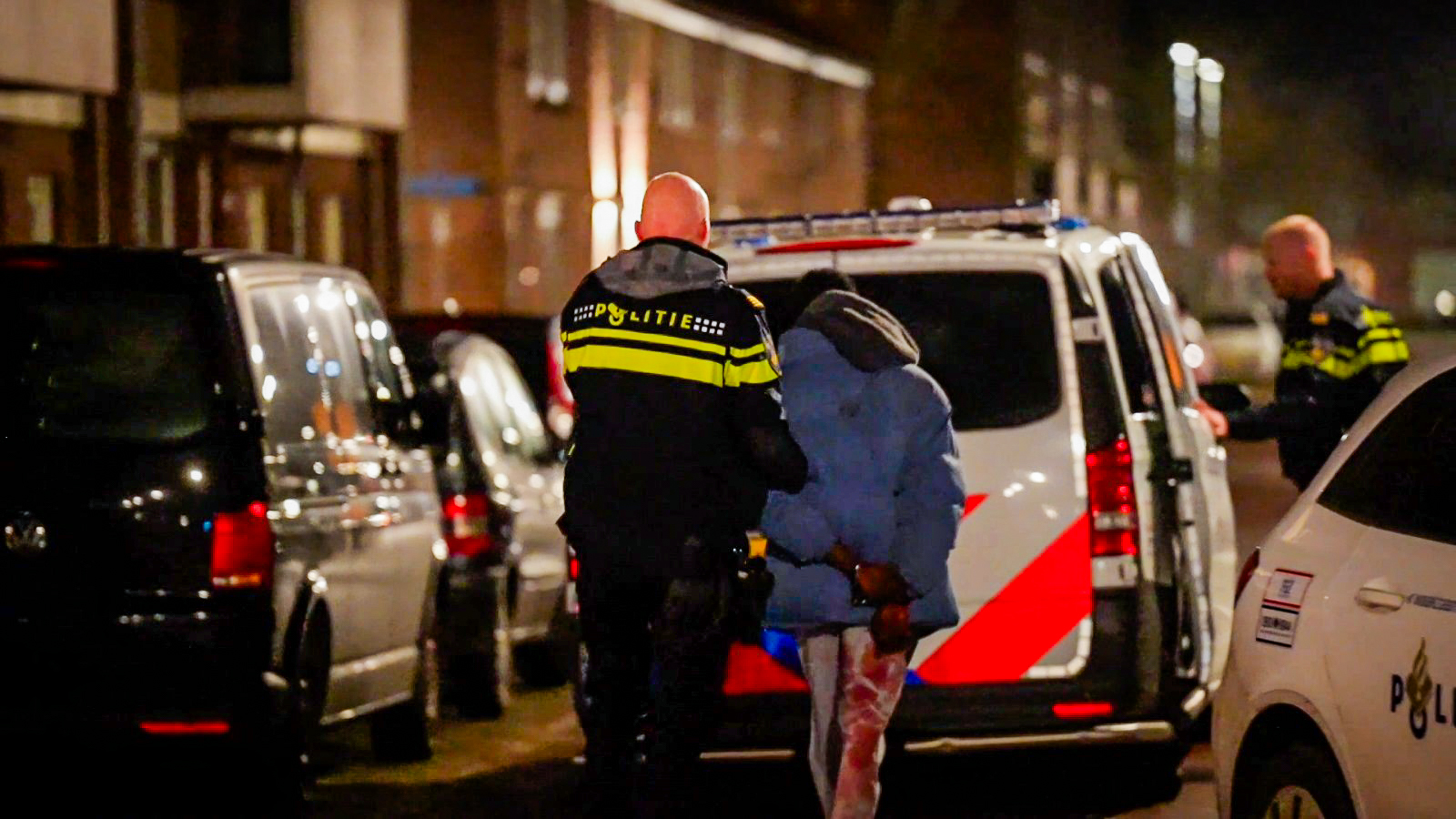 Ernstig steekincident in Arnhem, verdachte onder bloed aangehouden