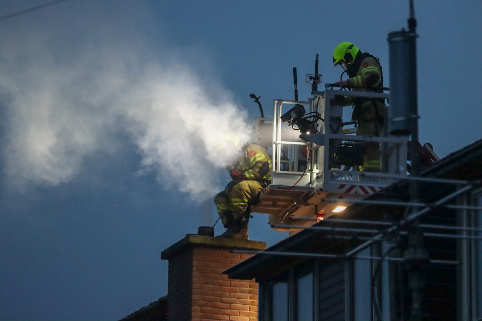 Brandweer druk met schoorsteenbrand in Lunteren