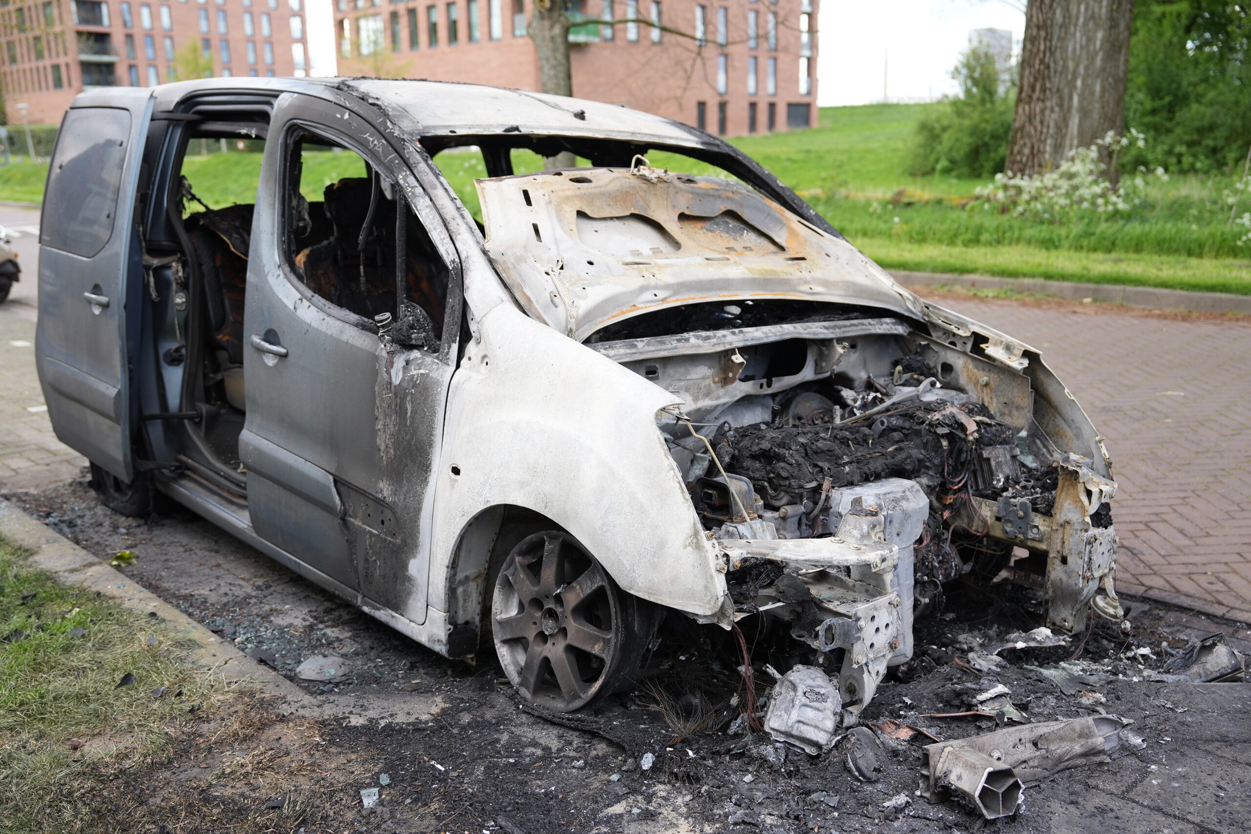 Afgelopen nacht opnieuw autobrand in Arnhem