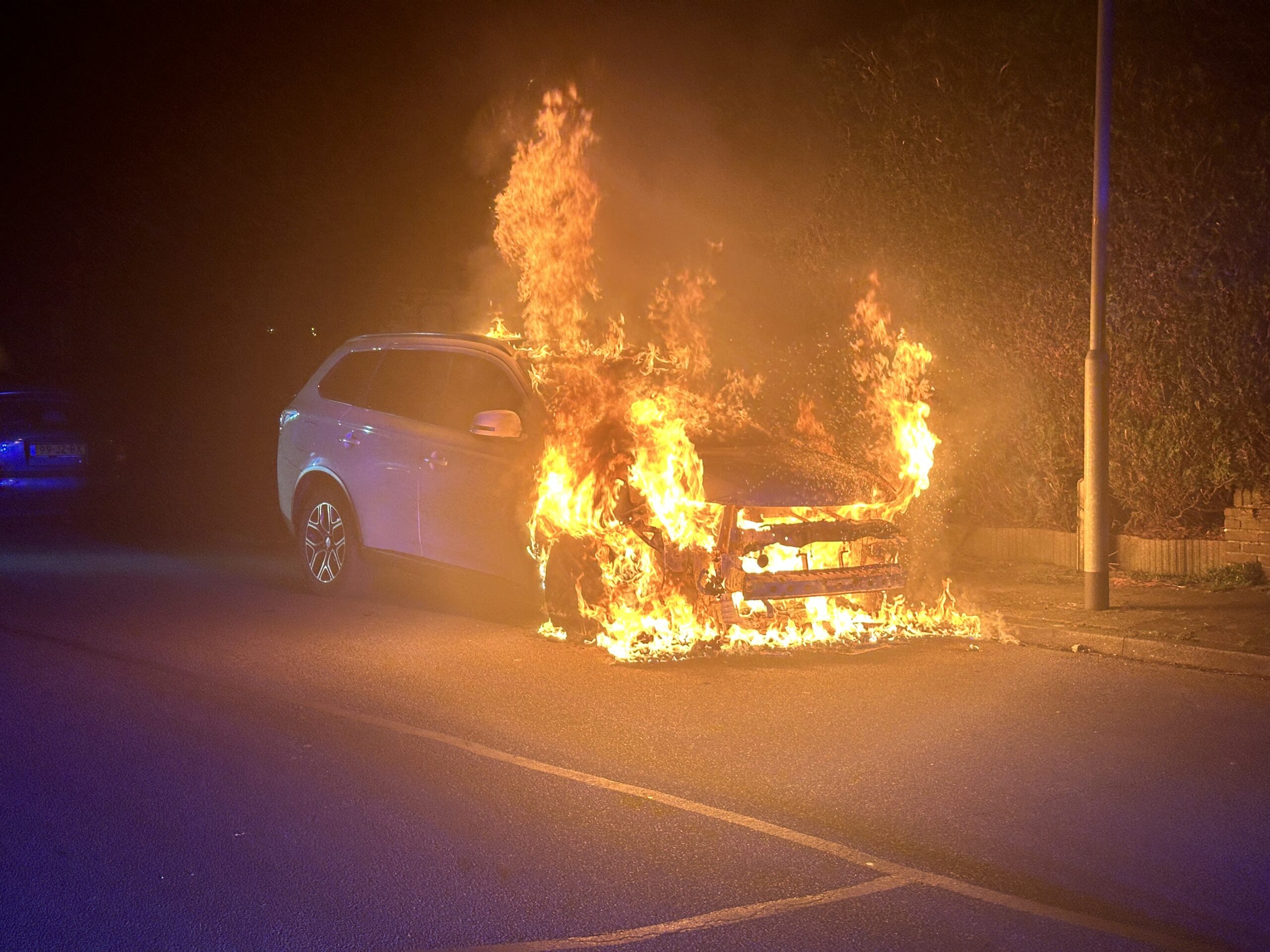 Auto uitgebrand, politie onderzoekt oorzaak