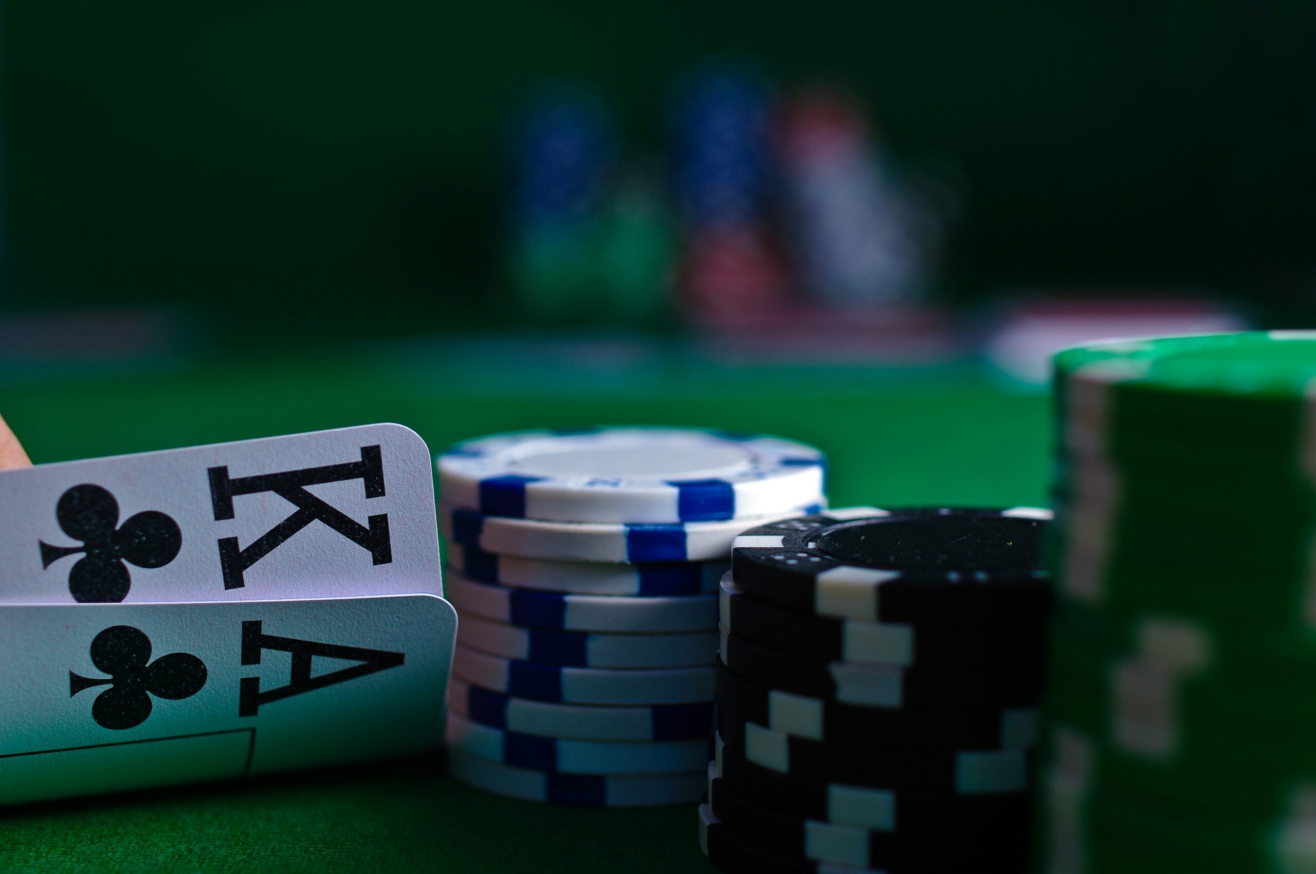 Navigeren door de Nederlandse online casinoscene: wat nieuwe regels betekenen voor spelers
