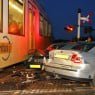 Ongeval auto's trein Kapelweg Almen|Foto Fotobureau Kerkmeijer Ongeval auto's trein Kapelweg Almen|Foto Fotobureau Kerkmeijer