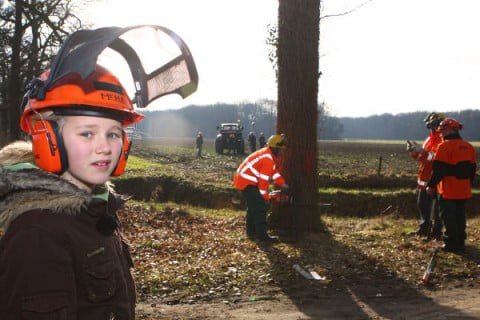 Merle (11) maakt beeld voor Spittaal|foto Fotobureau Kerkmeijer