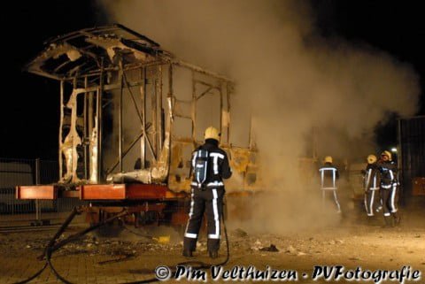 Kermiscafe uitgebrand | Foto: Pim Velthuizen pvf-010809-b-71