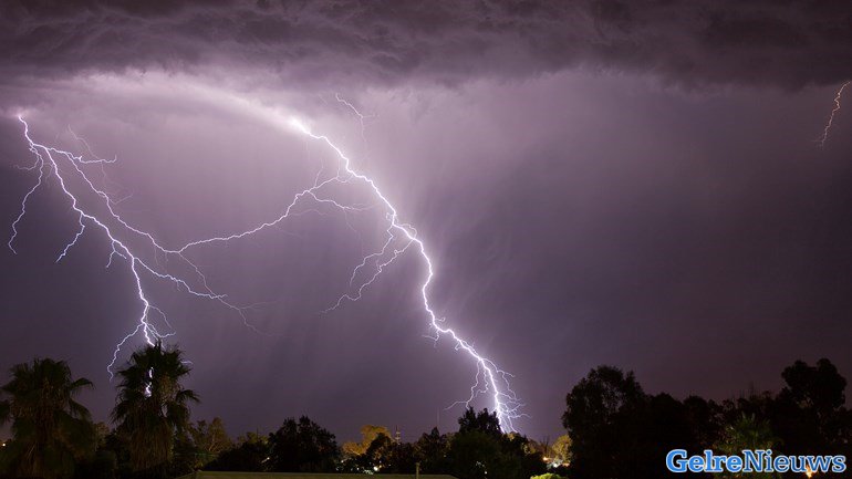 KNMI doet opnieuw waarschuwing eruit voor veel regen en onweer