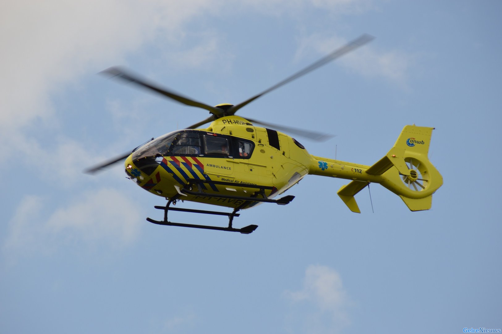 Fietser overleden bij ernstige aanrijding met vrachtwagen