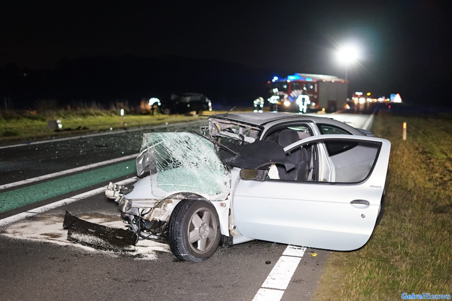 Zware crash op Maas- en Waalweg N322 bij Afferden