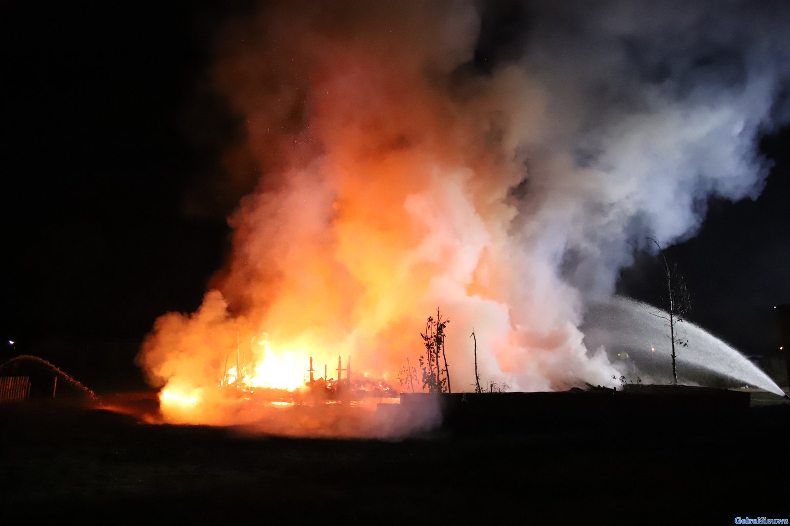 Opnieuw chalet uitgebrand op camping: oorzaak onbekend
