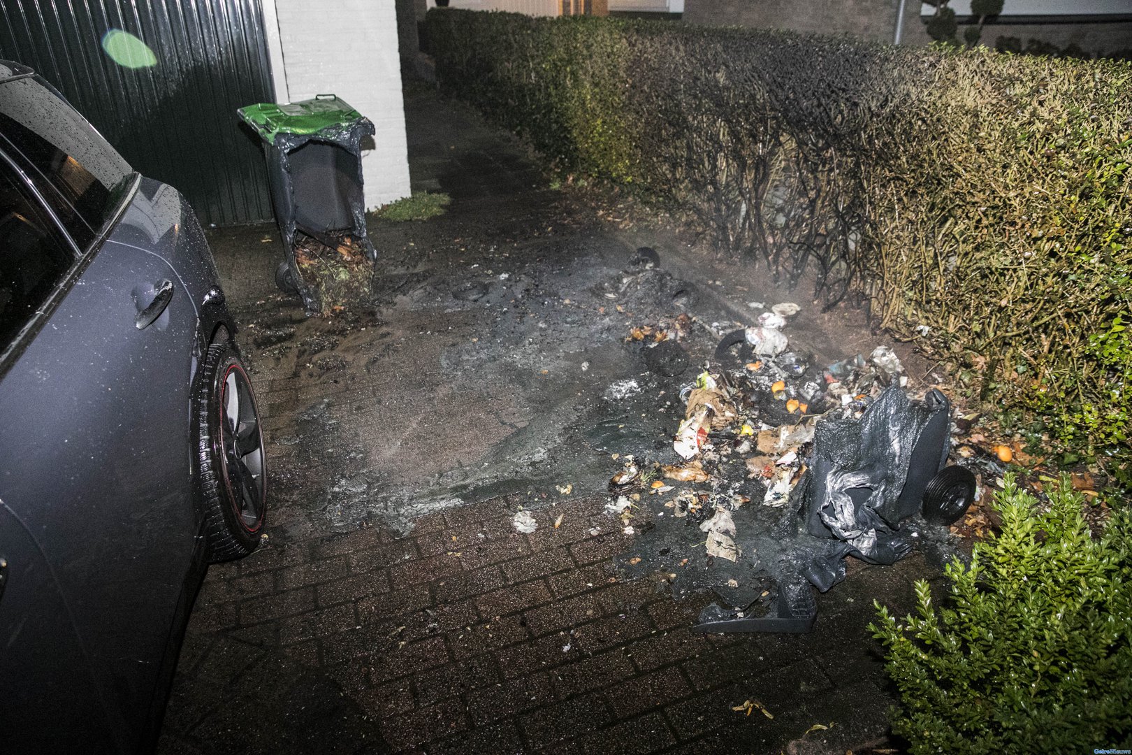 Vier kliko containers afgebrand op oprit bij woning Dieren