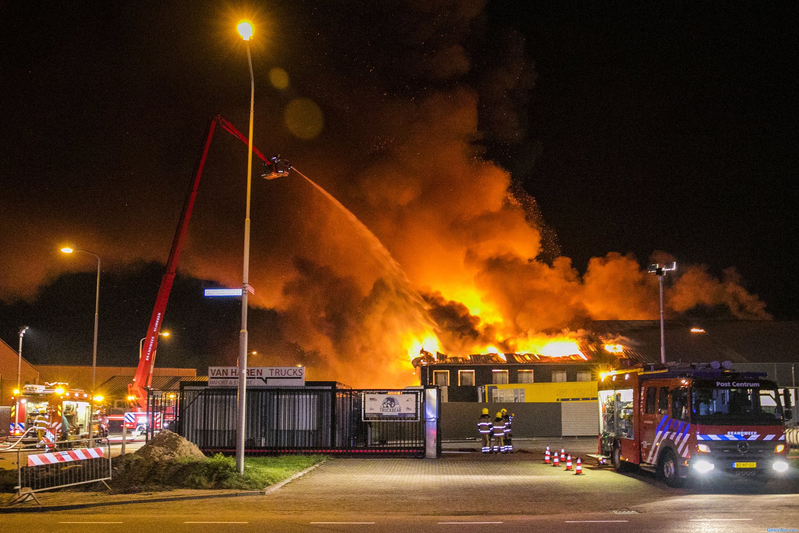 Hennepkwekerij aangetroffen na grote brand bij vrachtwagenbedrijf Nijmegen