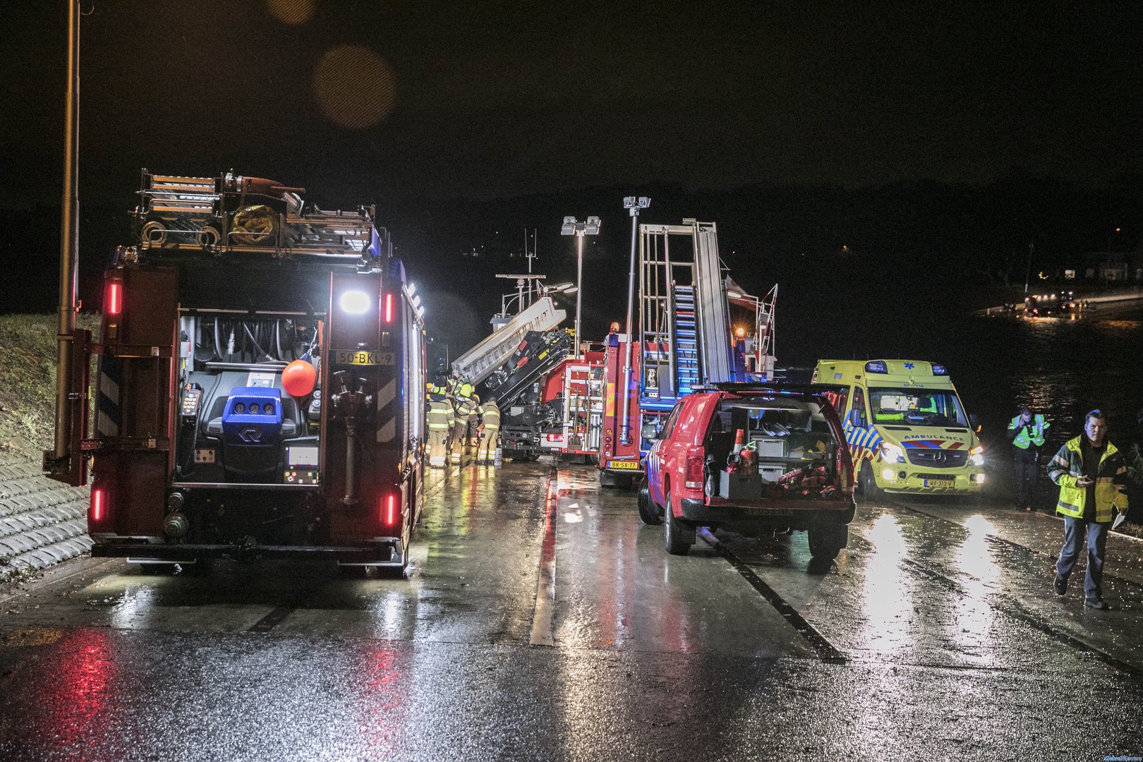 Auto in de Rijn bij Randwijk, inzittende overleden
