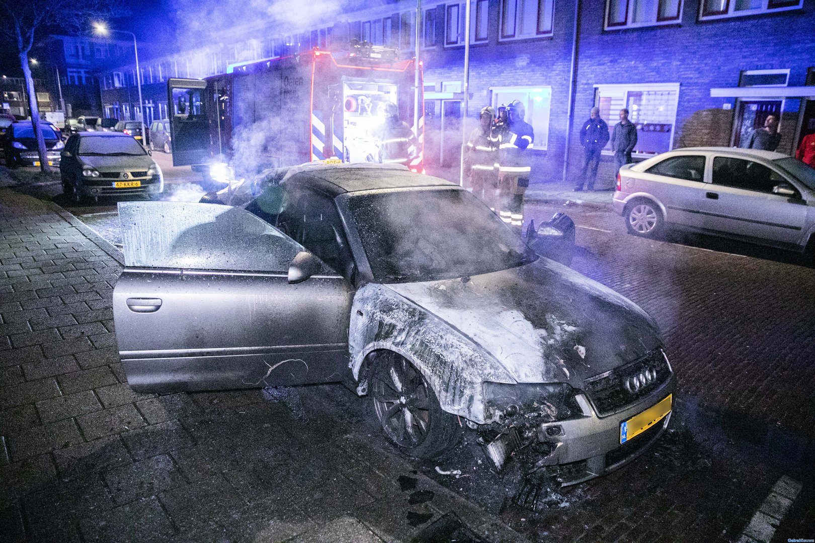 Auto in brand gestoken in Arnhem