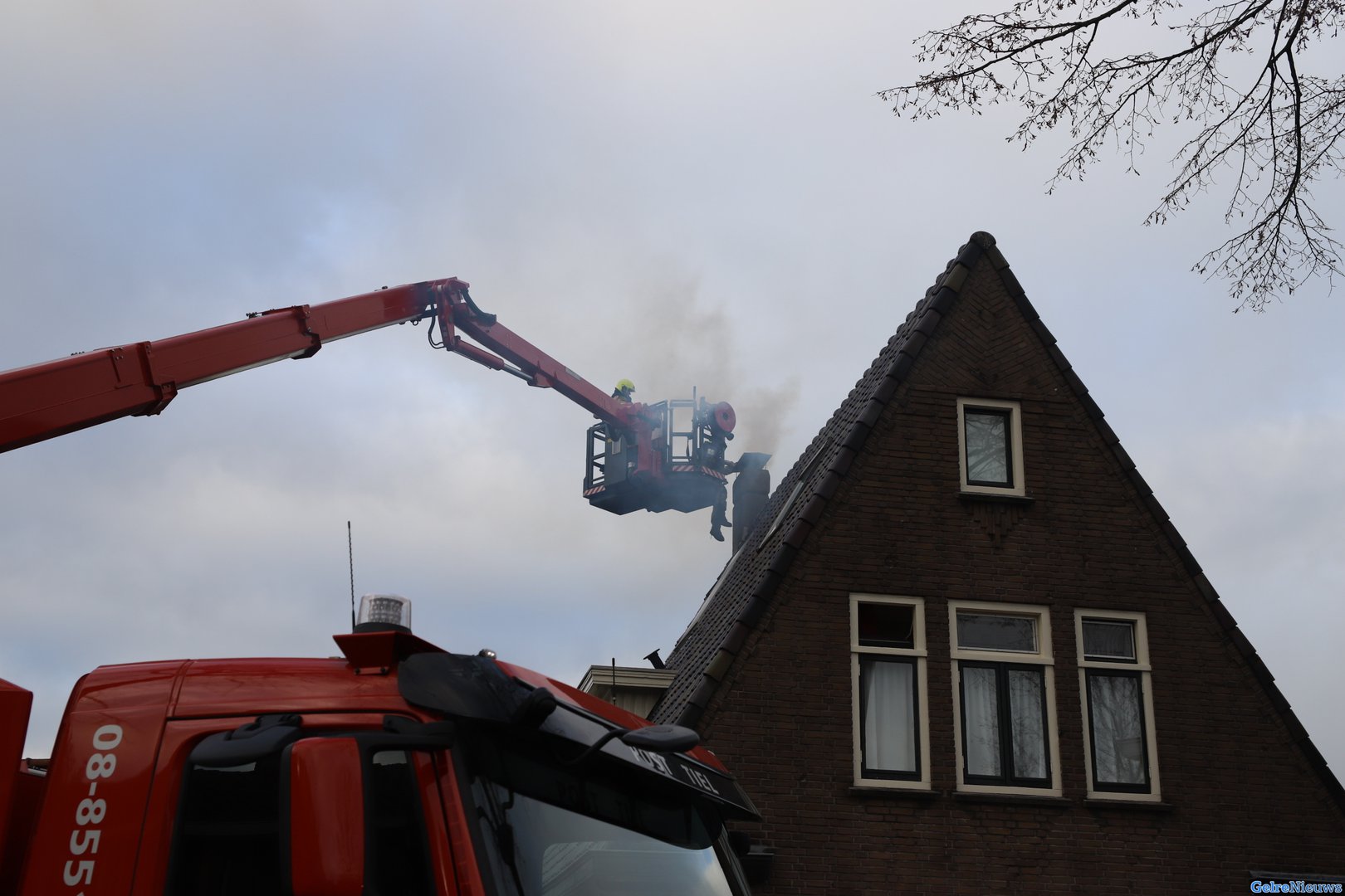 Flinke rookontwikkeling bij schoorsteenbrand in Tiel