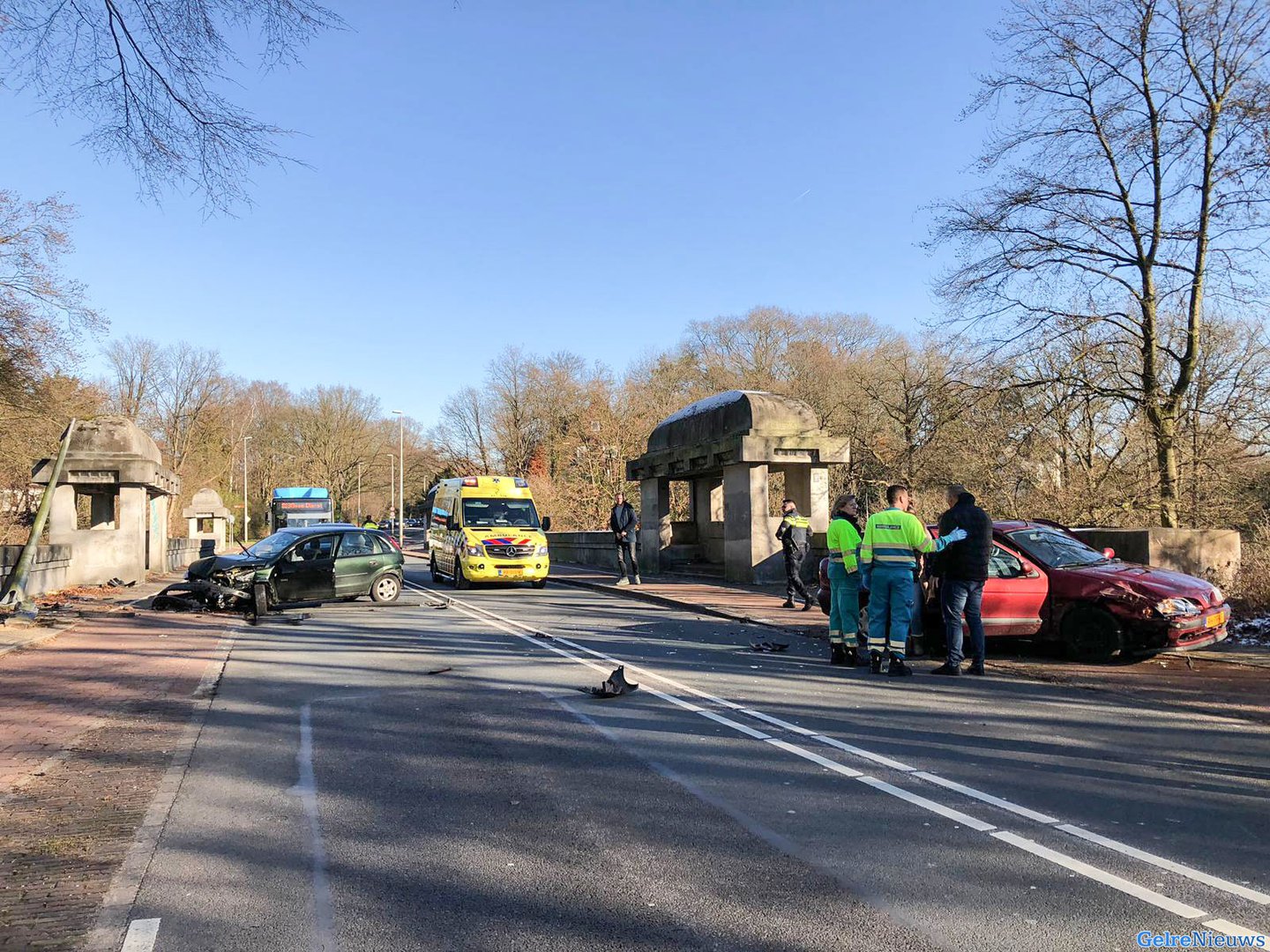 Gewonde bij frontale aanrijding op de Apeldoornseweg Arnhem