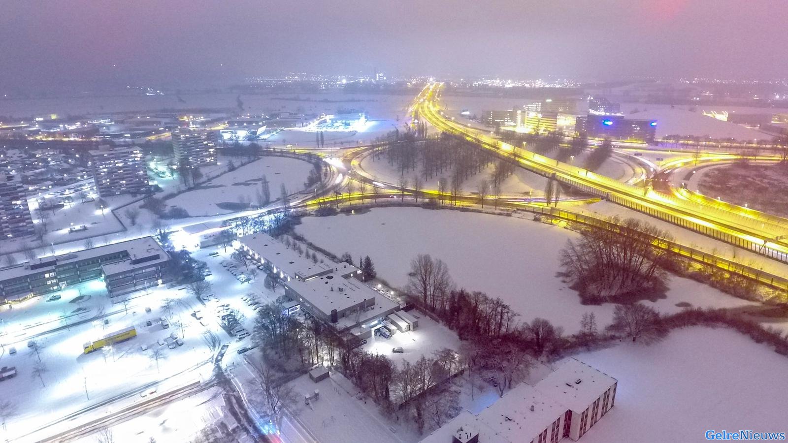 Dronefoto’s van mooie sneeuwlaag over Velp en Arnhem