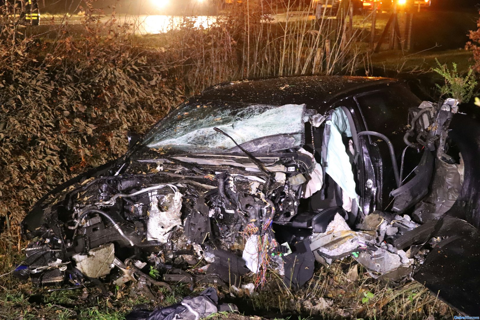 Audi A3 total loss na crash, motorblok uit auto geslingerd