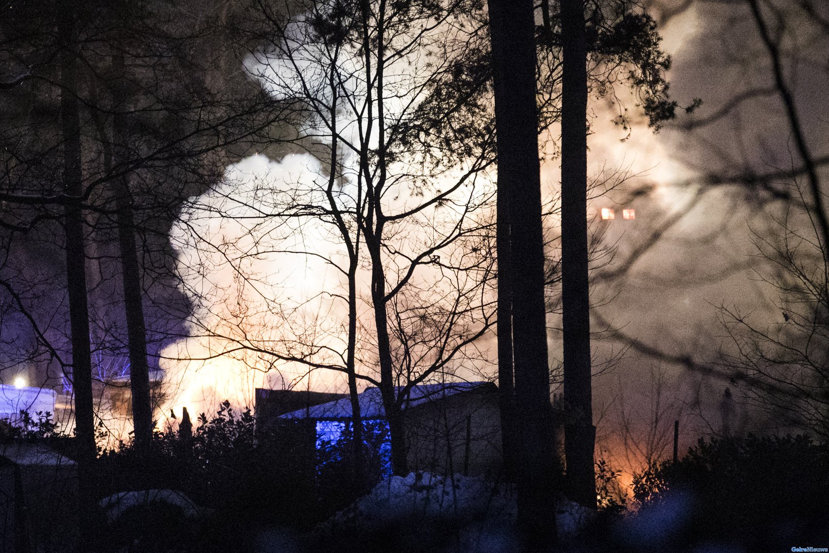 Chalet brand uit op vakantiepark, 3 mensen naar ziekenhuis