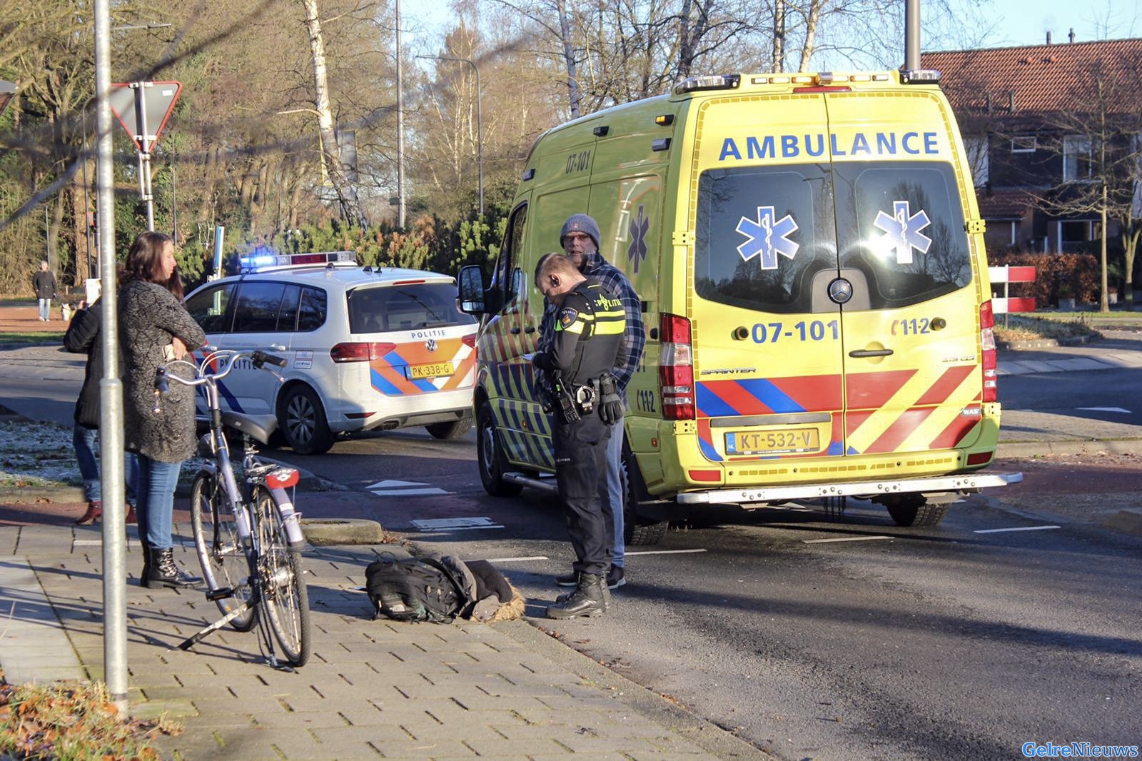 Jeugdige fietser geschept door auto in Dieren