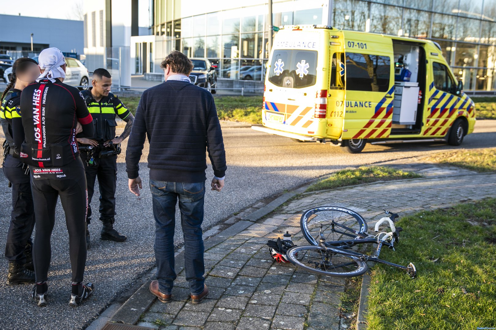 Scooterrijdster gewond na botsing met wielrenner in Velp