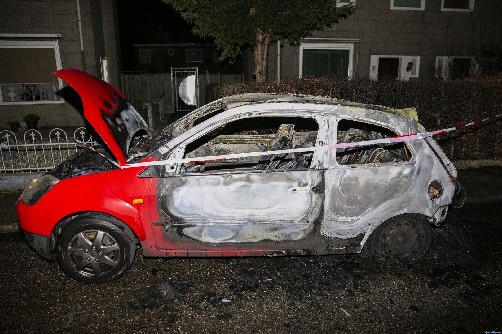 Weer een autobrand in Nijmegen: ‘ik baal er enorm van’