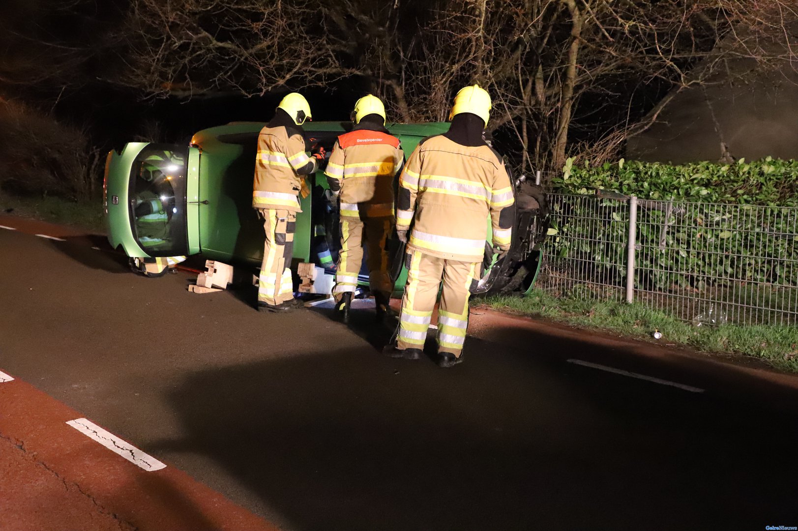 Auto op zijkant bij ongeval in Groesbeek