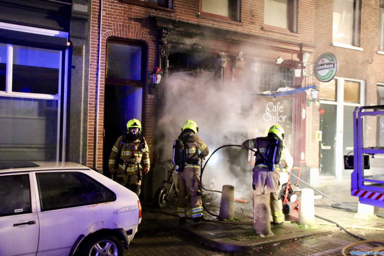 Flinke brand bij Café Sailor in de Arnhemse wijk Klarendal