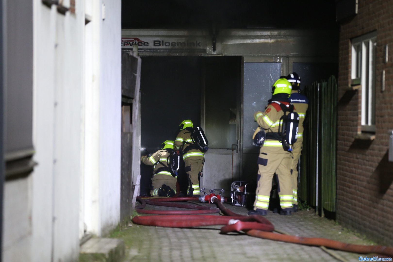 Flinke brand bij autoservicebedrijf in Velp