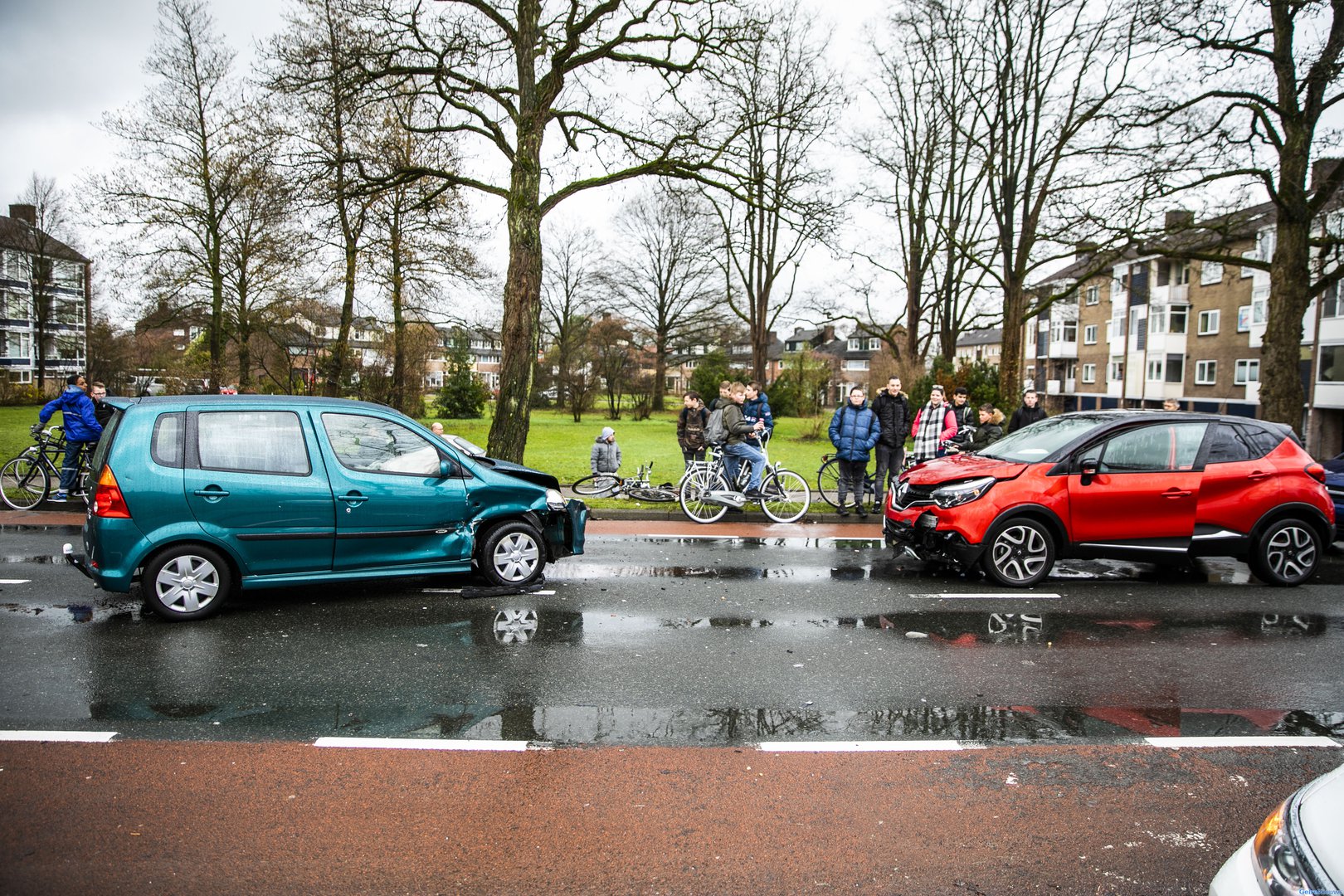 Ongeval met vier auto’s op Harderwijkerweg in Dieren