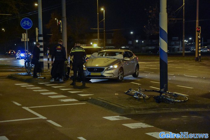 Gewonde bij aanrijding in Arnhem-Zuid: voetgangersairbag voorkomt erger
