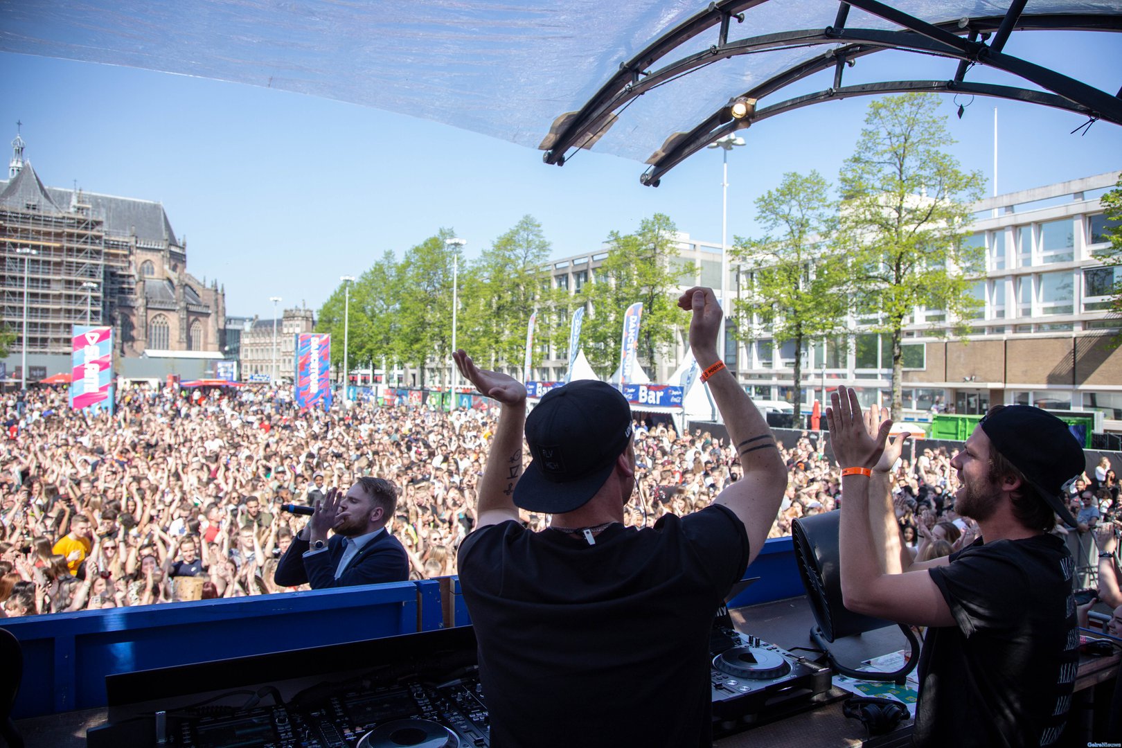 Dancetour 2019 een groot succes met ruim 9000 feestvierders