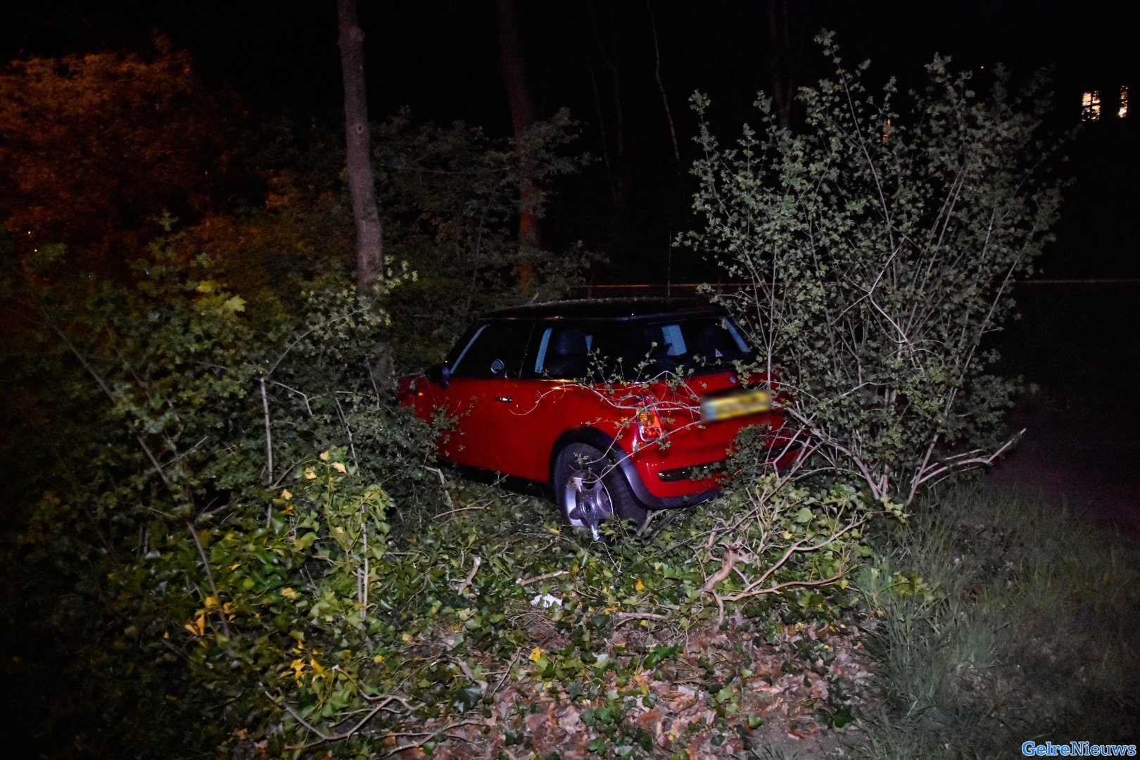 Dronken zoon crasht met auto van vader in Nijmegen