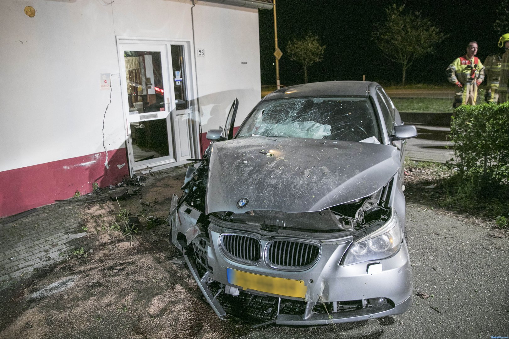 Auto ramt restaurant bij ongeval in Malden