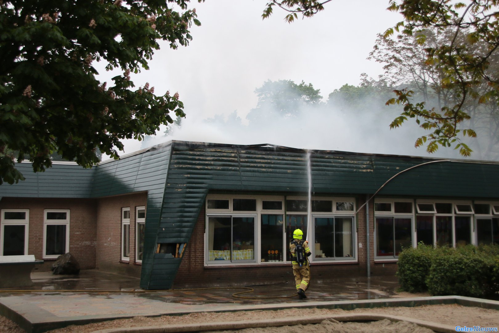 Flinke brand bij basisschool in Renkum