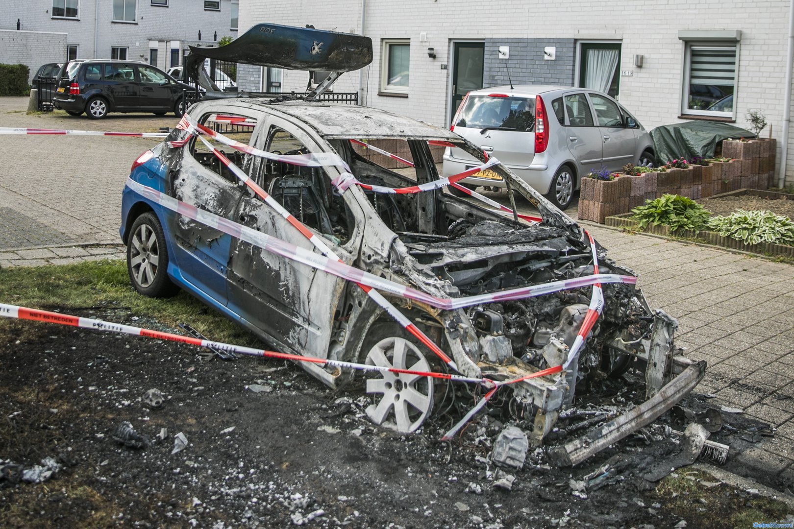Auto verwoest door brand in Nijmegen