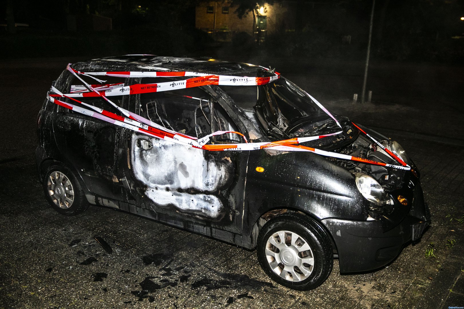 Auto verwoest door brand in Nijmegen