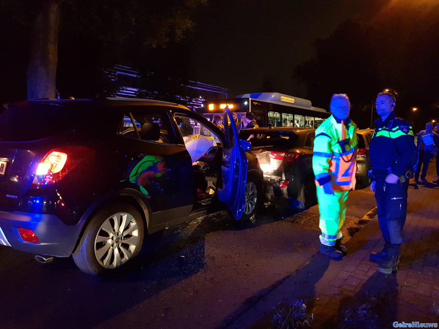 Auto’s total loss na kettingbotsing Wijchen