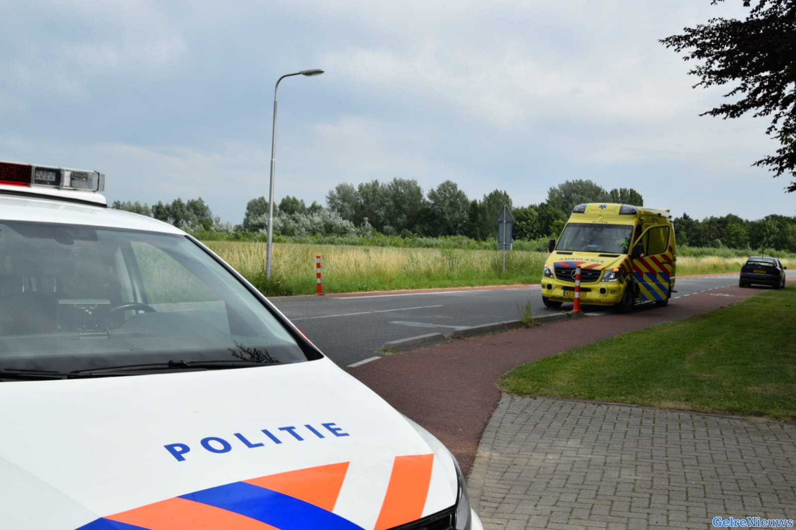 Wielrenner zonder helm gewond na val in Elst