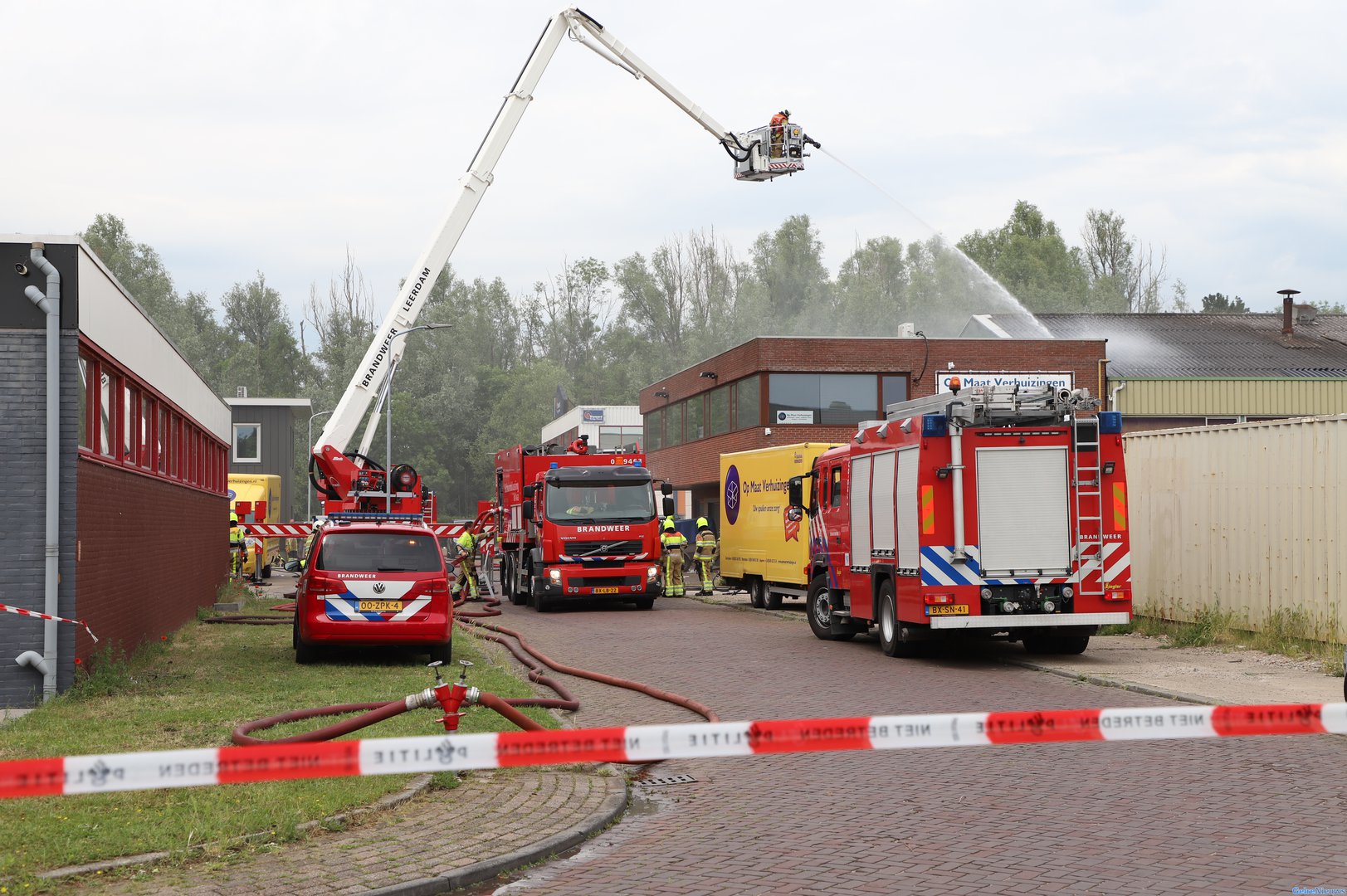 Persoon zwaargewond bij explosie in bedrijfspand