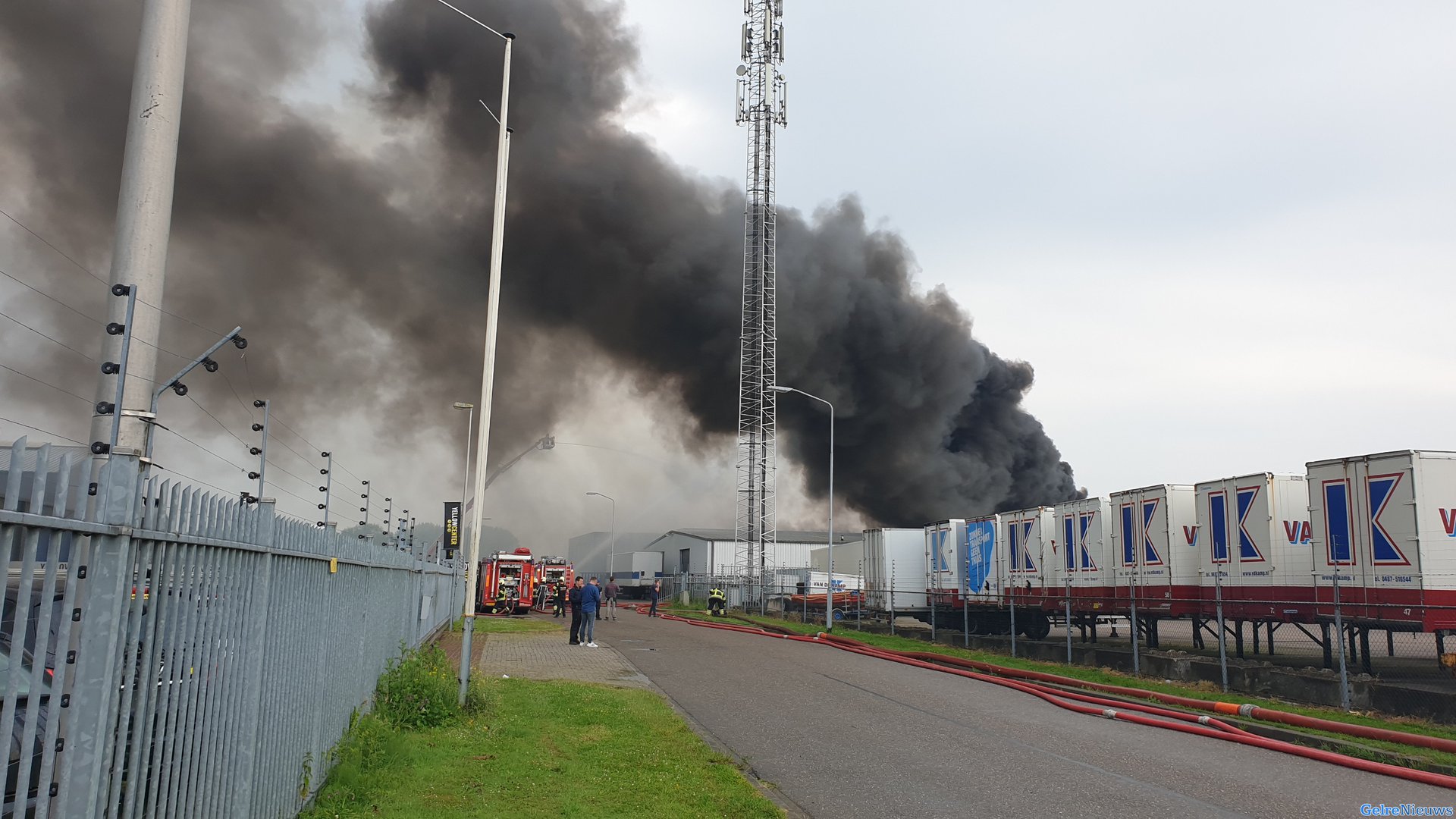 Grote brand in Druten: grote rookwolken zichtbaar