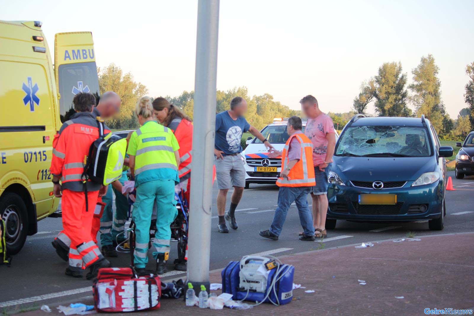 Fietser zwaargewond na aanrijding in Spankeren