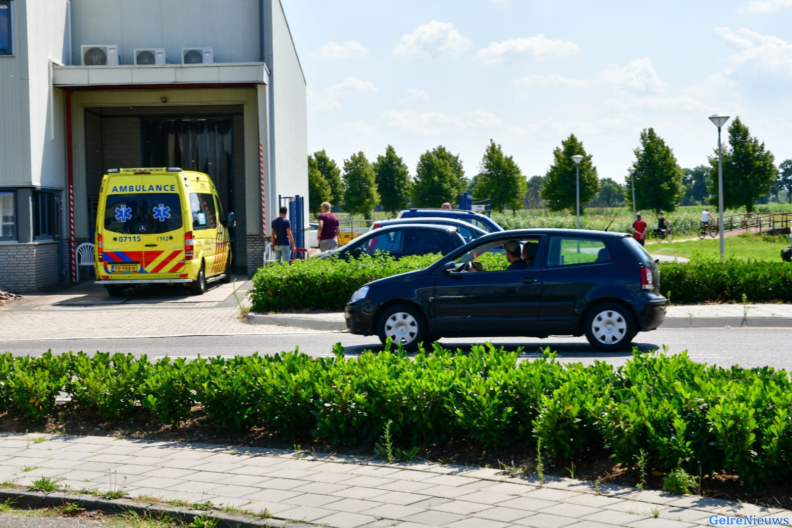 Traumahelikopter geland bij bedrijfsongeval in Duiven