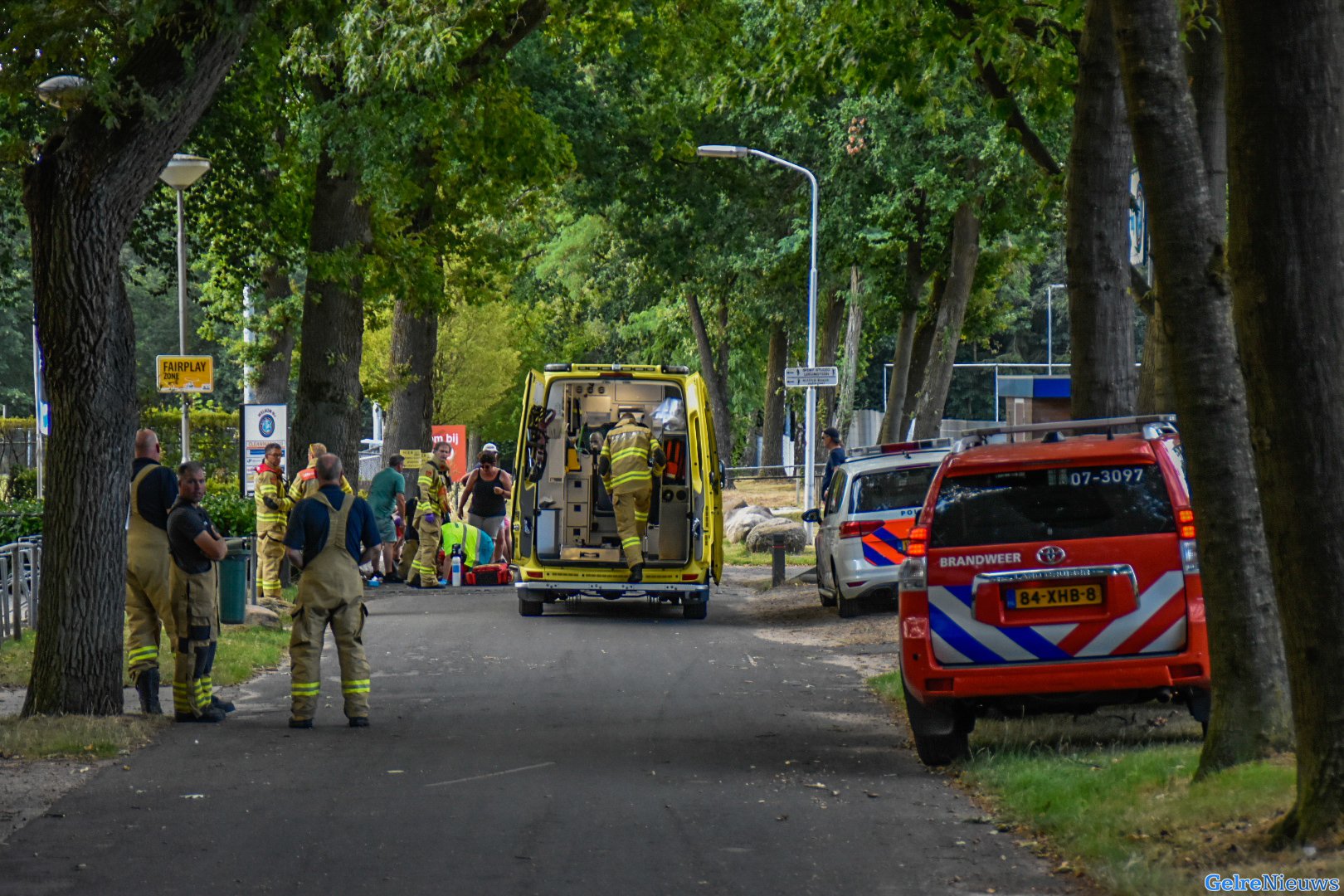 Fietser gevallen in Oosterbeek: hulpdiensten rukken groots uit