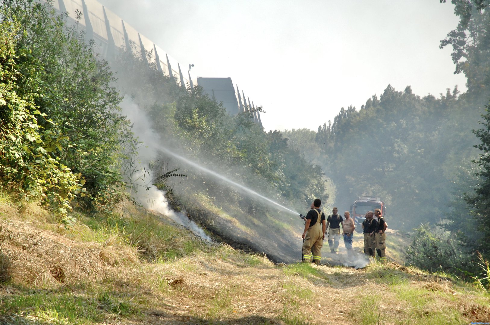 Rookoverlast op de A12 Arnhem door bermbrand